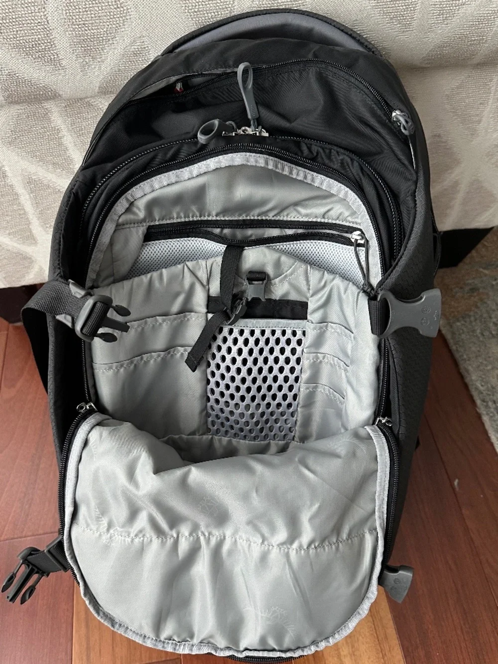 Osprey Porter 46 Travel Pack in Black